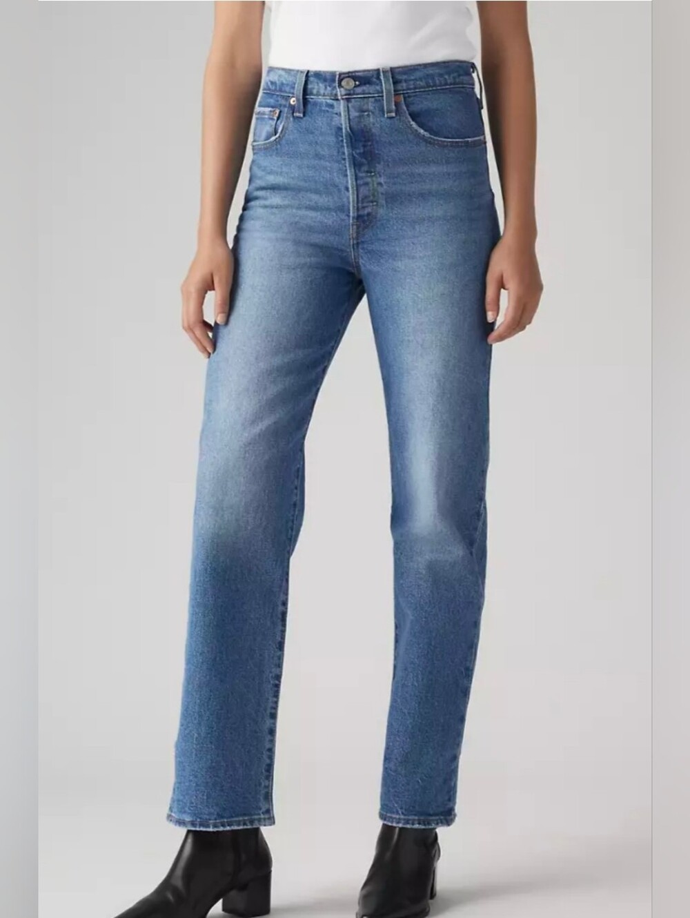 Levis Ribcage Straight Ankle Sz 31 Button Fly High Rise Relaxed Medium Wash
